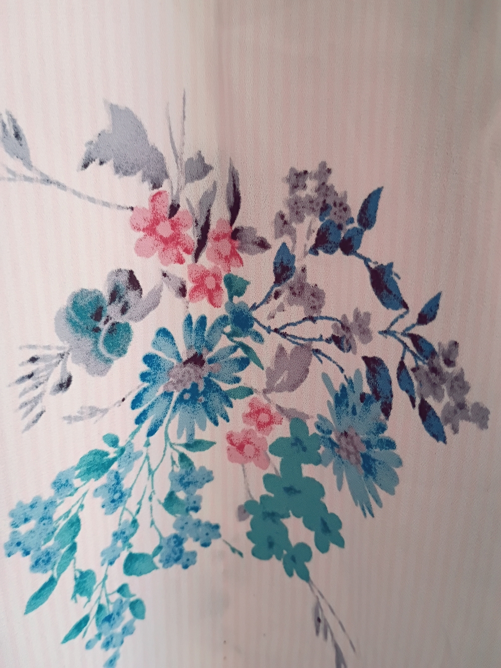 Candie's Size 3x Cream Button-Down Floral Shirt with Teal and Pink Accents - Picture 9 of 13